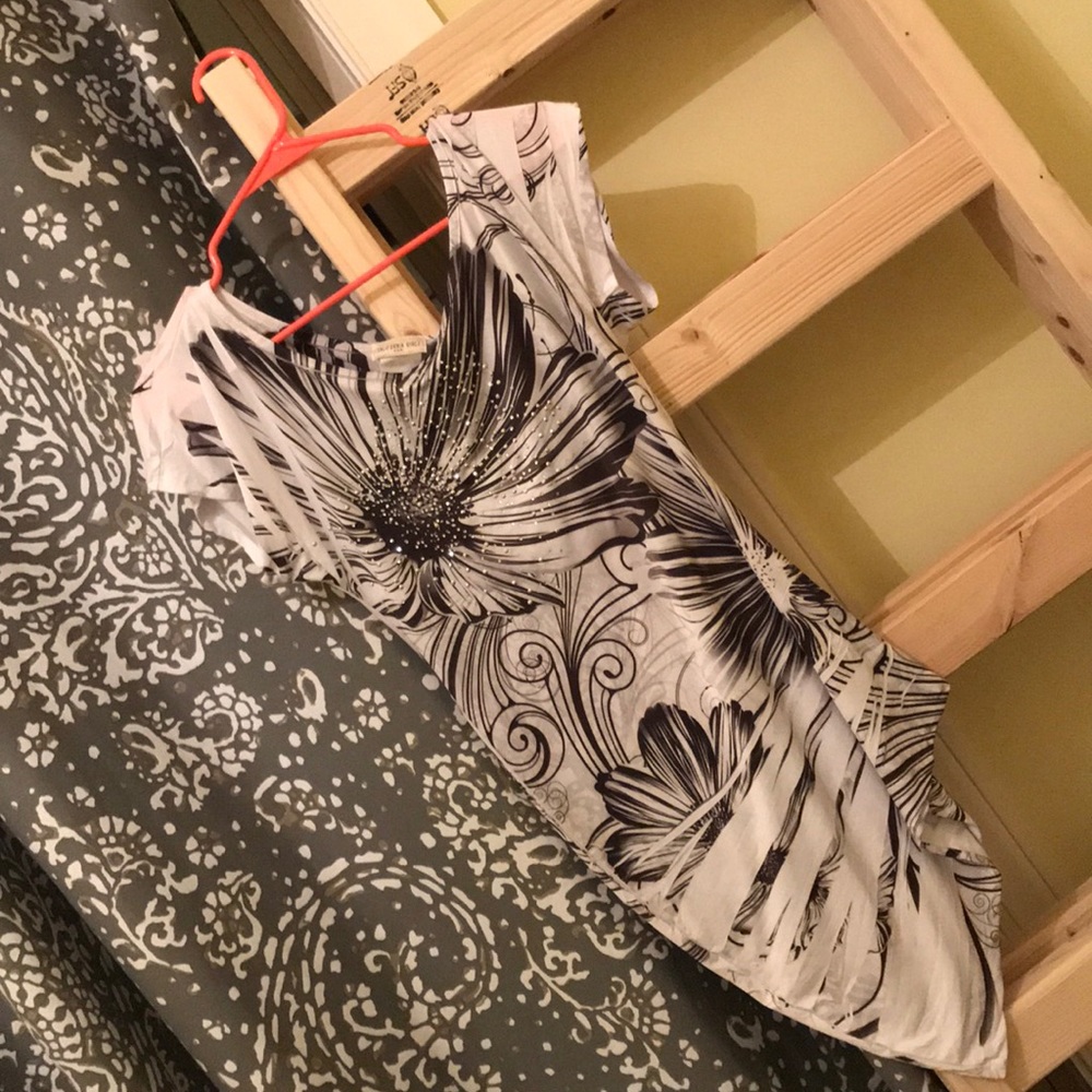 Black and white silky tunic top